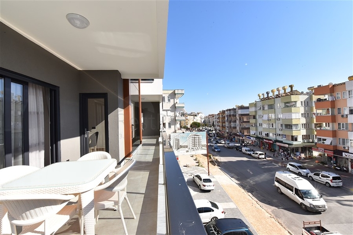 شقة عائلية واسعة - تصميم 5 غرف وصالة - في مركز مدينة الانيا 