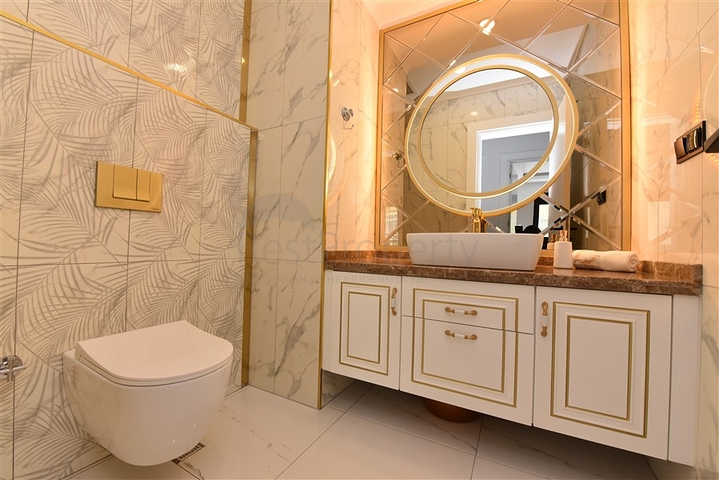 شقة عائلية واسعة - تصميم 5 غرف وصالة - في مركز مدينة الانيا 