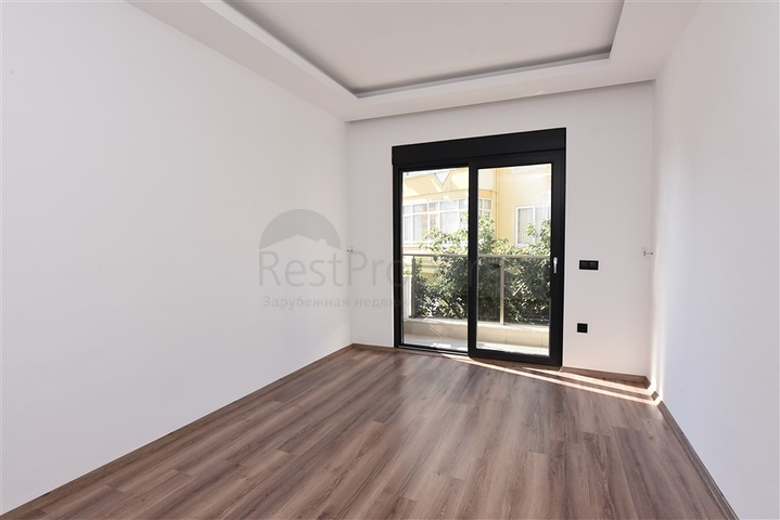 شقة عائلية واسعة - تصميم 5 غرف وصالة - في مركز مدينة الانيا 