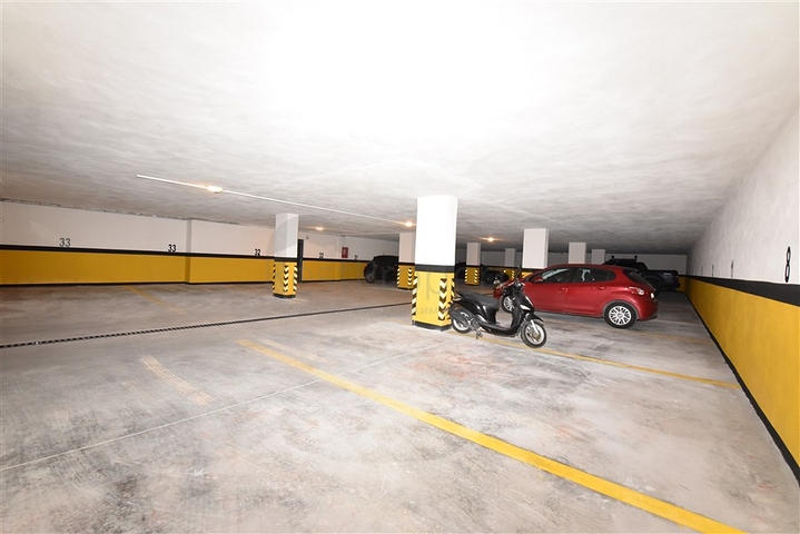 شقة عائلية واسعة - تصميم 5 غرف وصالة - في مركز مدينة الانيا 