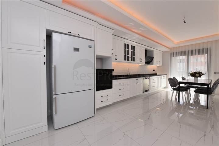 شقة عائلية واسعة - تصميم 5 غرف وصالة - في مركز مدينة الانيا 