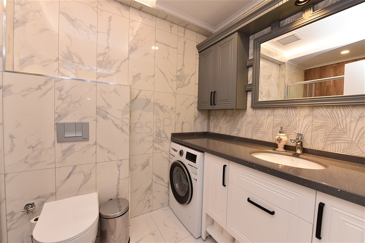 شقة عائلية واسعة - تصميم 5 غرف وصالة - في مركز مدينة الانيا 