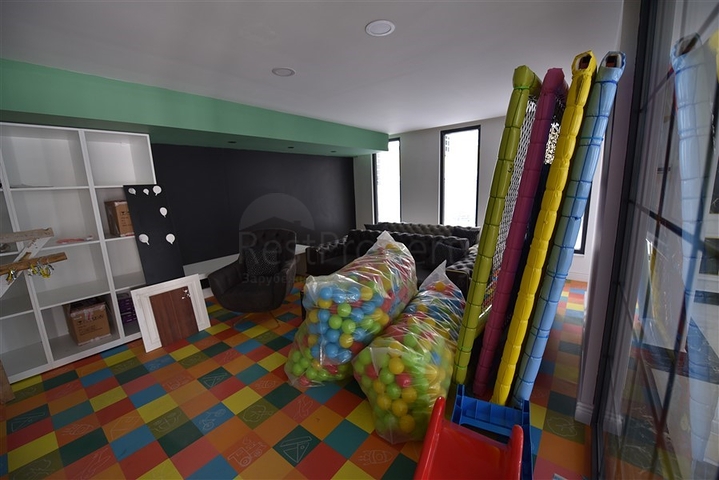 شقة عائلية واسعة - تصميم 5 غرف وصالة - في مركز مدينة الانيا 