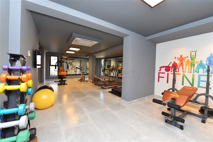 شقة عائلية واسعة - تصميم 5 غرف وصالة - في مركز مدينة الانيا 