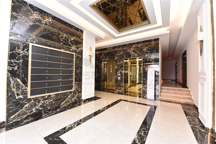 شقة عائلية واسعة - تصميم 5 غرف وصالة - في مركز مدينة الانيا 