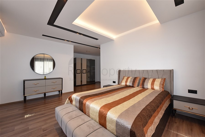 شقة عائلية واسعة - تصميم 5 غرف وصالة - في مركز مدينة الانيا 