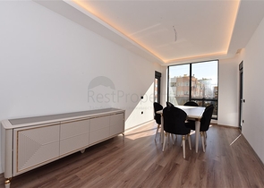 شقة عائلية واسعة - تصميم 5 غرف وصالة - في مركز مدينة الانيا 