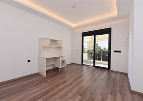 شقة عائلية واسعة - تصميم 5 غرف وصالة - في مركز مدينة الانيا 