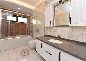 شقة عائلية واسعة - تصميم 5 غرف وصالة - في مركز مدينة الانيا 