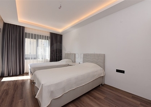 شقة عائلية واسعة - تصميم 5 غرف وصالة - في مركز مدينة الانيا 