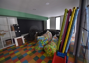 شقة عائلية واسعة - تصميم 5 غرف وصالة - في مركز مدينة الانيا 