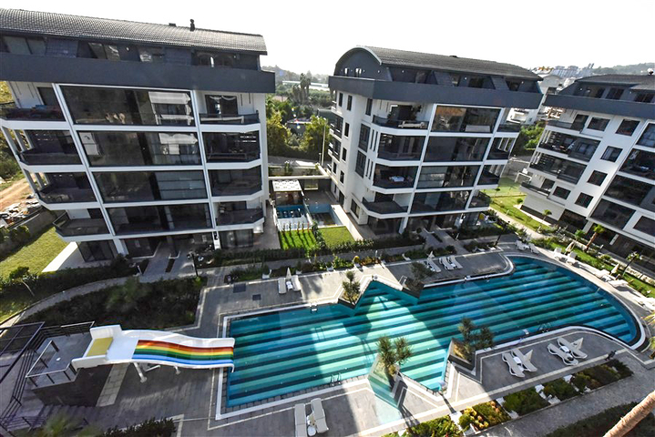 بالاقساط - شقق ضمن مجمع فاخر - في اوبا / الانيا 