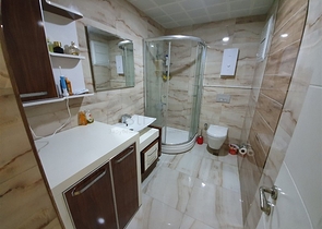 مجمع يضم كافة الخدمات - شقة غرفة وصالة -مؤثثة - في مهموتلار /الانيا 