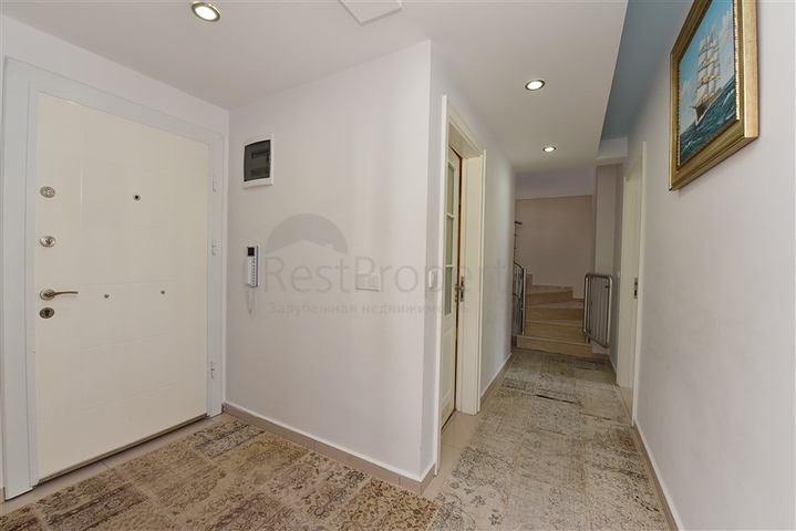 مجمع اول صف على البحر - دوبلكس 4 غرف وصالة -مفروشة -مجمع فاخر - في كاستل / الانيا 