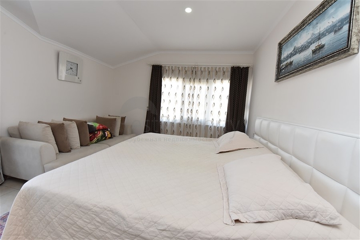 مجمع اول صف على البحر - دوبلكس 4 غرف وصالة -مفروشة -مجمع فاخر - في كاستل / الانيا 