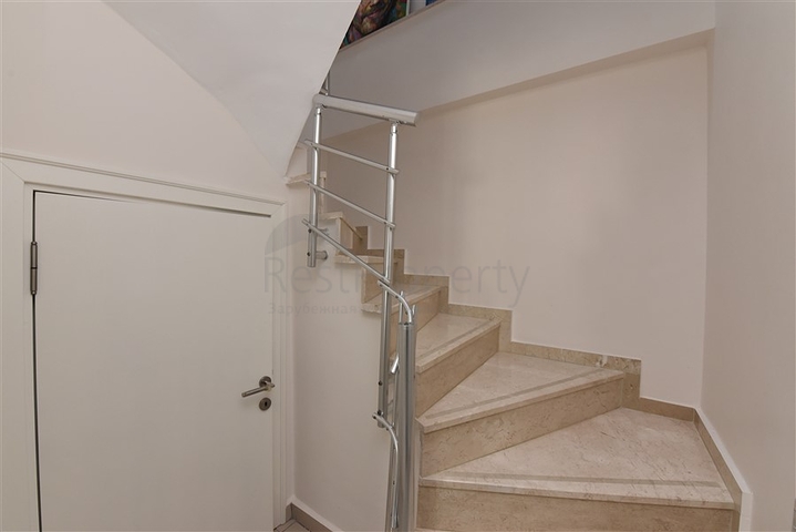 مجمع اول صف على البحر - دوبلكس 4 غرف وصالة -مفروشة -مجمع فاخر - في كاستل / الانيا 