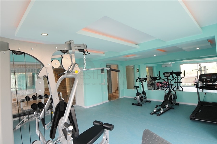 مجمع اول صف على البحر - دوبلكس 4 غرف وصالة -مفروشة -مجمع فاخر - في كاستل / الانيا 