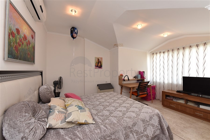 مجمع اول صف على البحر - دوبلكس 4 غرف وصالة -مفروشة -مجمع فاخر - في كاستل / الانيا 