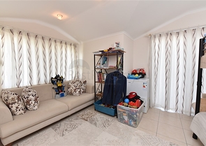 مجمع اول صف على البحر - دوبلكس 4 غرف وصالة -مفروشة -مجمع فاخر - في كاستل / الانيا 