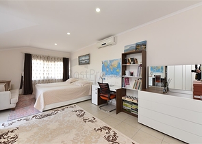 مجمع اول صف على البحر - دوبلكس 4 غرف وصالة -مفروشة -مجمع فاخر - في كاستل / الانيا 