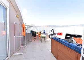 مجمع اول صف على البحر - دوبلكس 4 غرف وصالة -مفروشة -مجمع فاخر - في كاستل / الانيا 