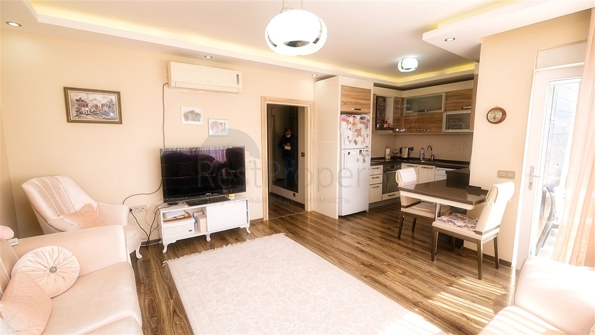 شقة 2 + 1 مع أثاث في جيورسو كونيالتي