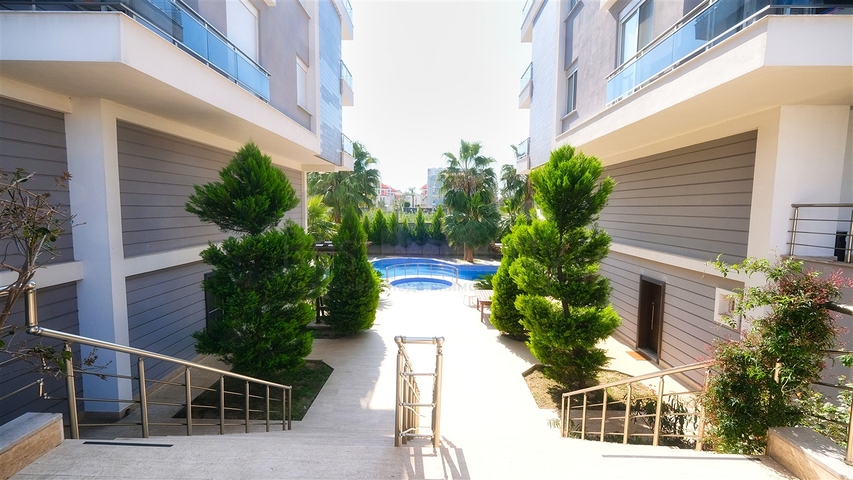 شقة 2 + 1 مع أثاث في جيورسو كونيالتي