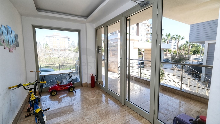 شقة 2 + 1 مع أثاث في جيورسو كونيالتي