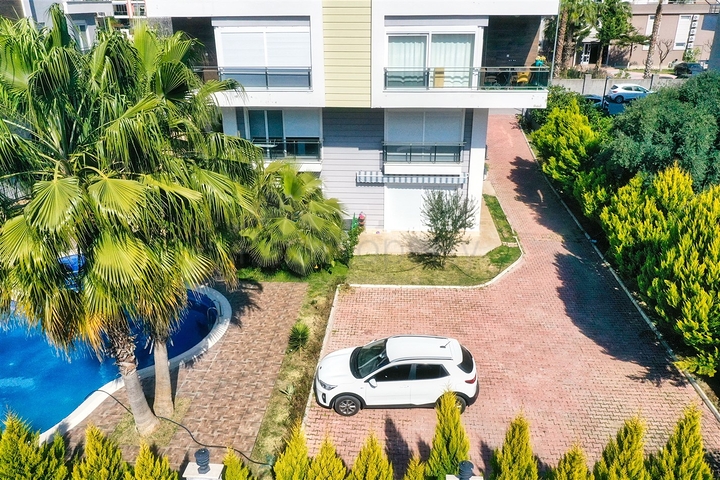 شقة 2 + 1 مع أثاث في جيورسو كونيالتي