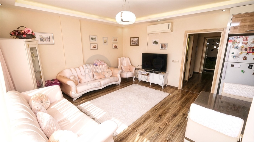 شقة 2 + 1 مع أثاث في جيورسو كونيالتي