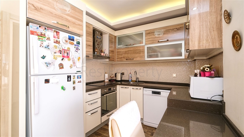 شقة 2 + 1 مع أثاث في جيورسو كونيالتي