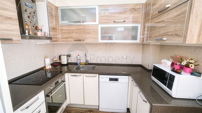 شقة 2 + 1 مع أثاث في جيورسو كونيالتي