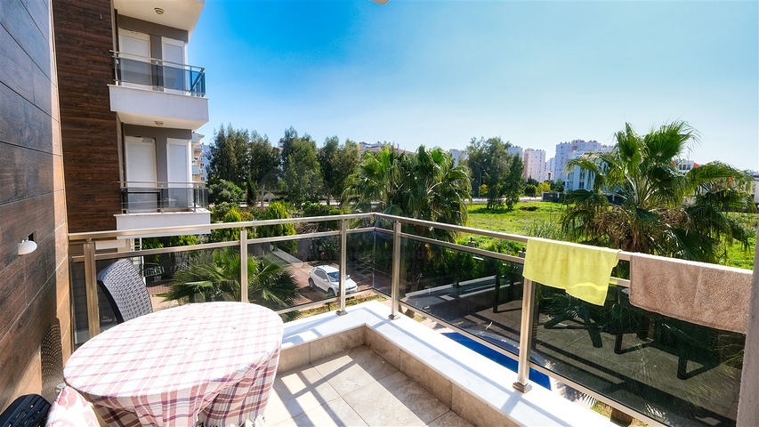 شقة 2 + 1 مع أثاث في جيورسو كونيالتي