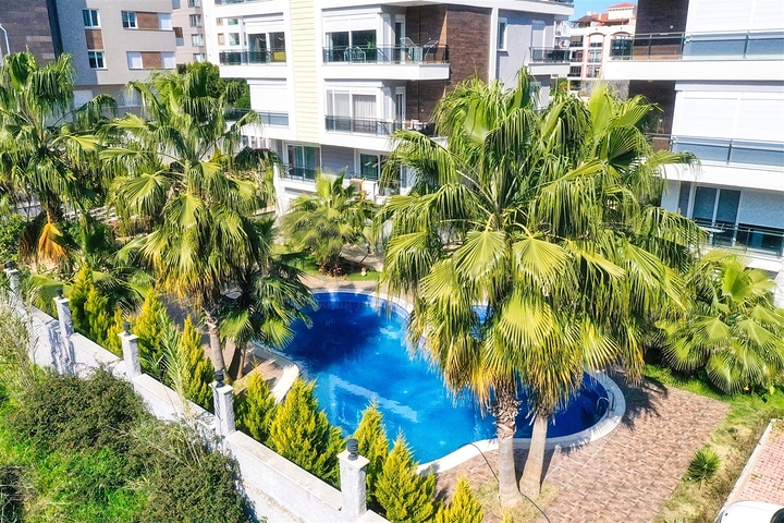 شقة 2 + 1 مع أثاث في جيورسو كونيالتي