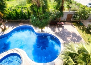 شقة 2 + 1 مع أثاث في جيورسو كونيالتي