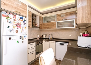 شقة 2 + 1 مع أثاث في جيورسو كونيالتي