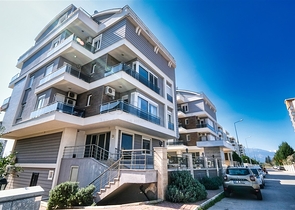 شقة 2 + 1 مع أثاث في جيورسو كونيالتي