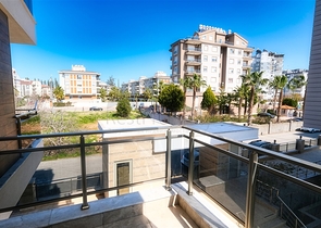 شقة 2 + 1 مع أثاث في جيورسو كونيالتي