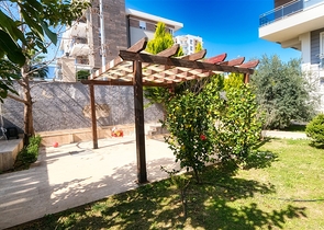 شقة 2 + 1 مع أثاث في جيورسو كونيالتي