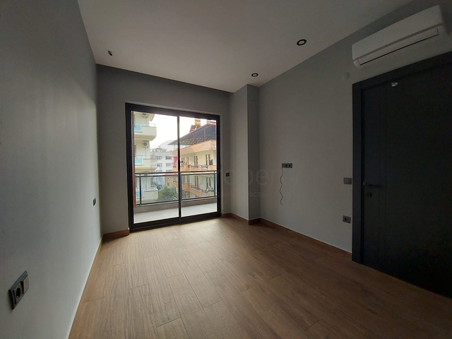 في مركز المدينة -شقة غرفة وصالة - مجمع سكني حديث - الانيا 