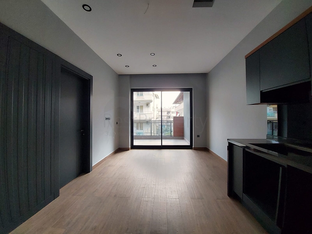 في مركز المدينة -شقة غرفة وصالة - مجمع سكني حديث - الانيا 