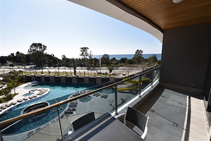 على البحر مباشرة - نظام فندقي - شقة 1+1 - في كارجي جاك / الانيا 