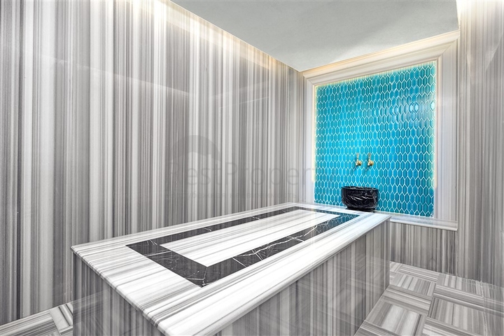 مجمع فلل فاخرة -تصميم عصري حديث -4 غرف وصالة -اطلالة بحر - في كارجي جاك /الانيا 