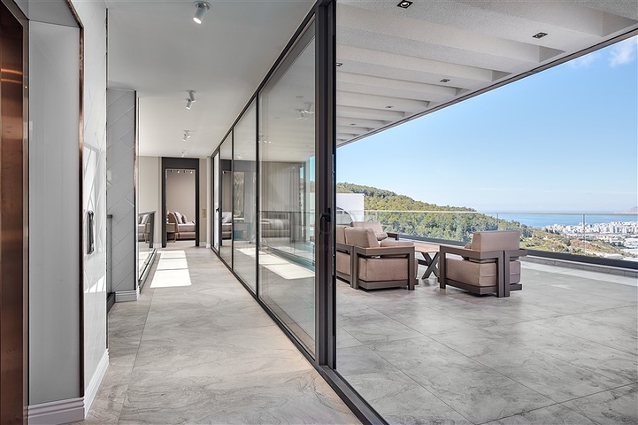 مجمع فلل فاخرة -تصميم عصري حديث -4 غرف وصالة -اطلالة بحر - في كارجي جاك /الانيا 