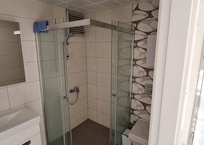 شقة غرفة وصالة - مفروشة -ضمن مجمع سكني حديث - في مهموتلار / الانيا 