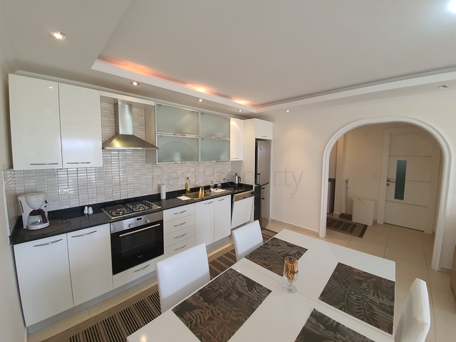 ضمن مجمع يضم كافة الخدمات - شقة 1+1 - في افسلار / الانيا 