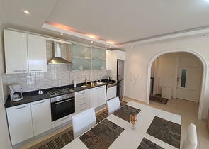 ضمن مجمع يضم كافة الخدمات - شقة 1+1 - في افسلار / الانيا 