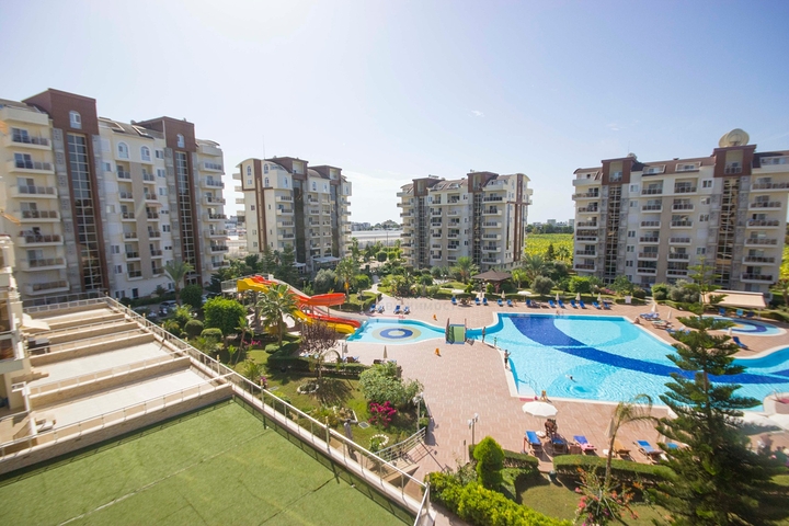 اطلالة على المسبح -شقة 2 غرفة وصالة -ضمن مجمع حديث - في افسلار / الانيا 