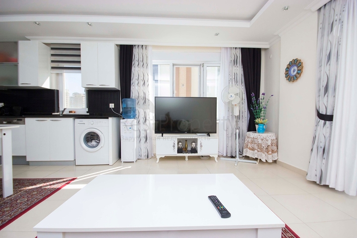 اطلالة على المسبح -شقة 2 غرفة وصالة -ضمن مجمع حديث - في افسلار / الانيا 