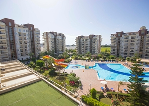 اطلالة على المسبح -شقة 2 غرفة وصالة -ضمن مجمع حديث - في افسلار / الانيا 